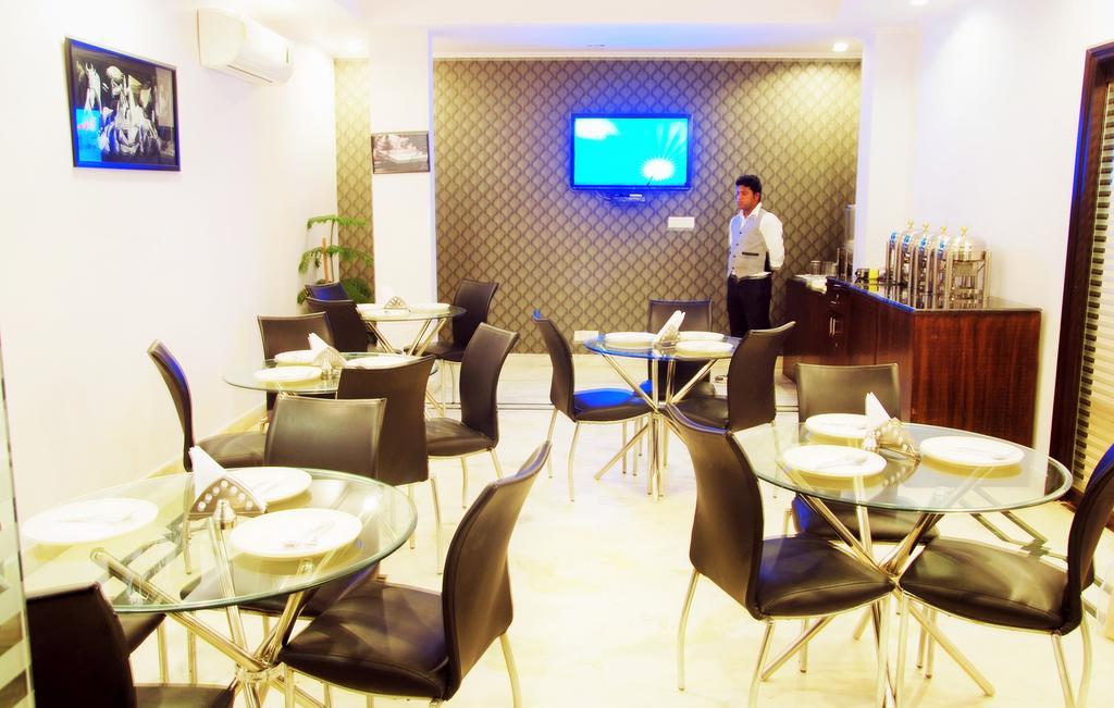 Hotel Deer Parkk New Delhi Buitenkant foto