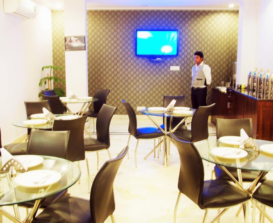 Hotel Deer Parkk New Delhi Buitenkant foto