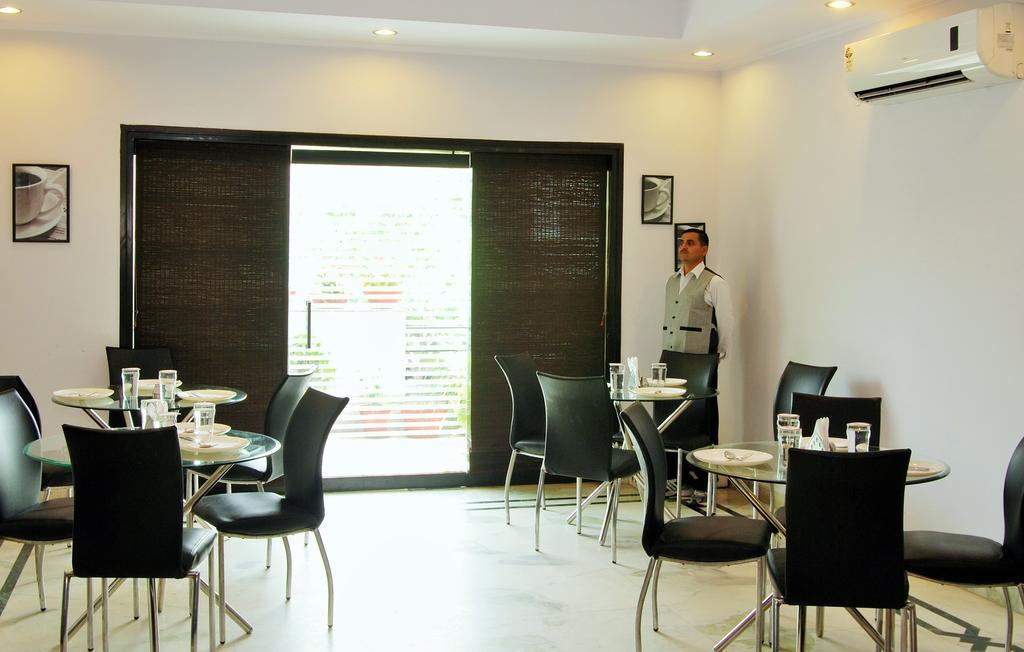 Hotel Deer Parkk New Delhi Buitenkant foto