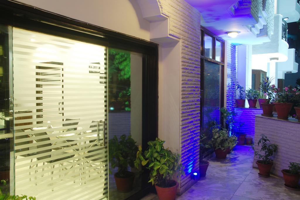 Hotel Deer Parkk New Delhi Buitenkant foto