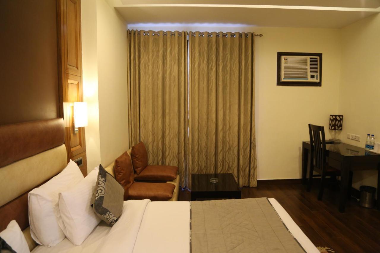 Hotel Deer Parkk New Delhi Buitenkant foto